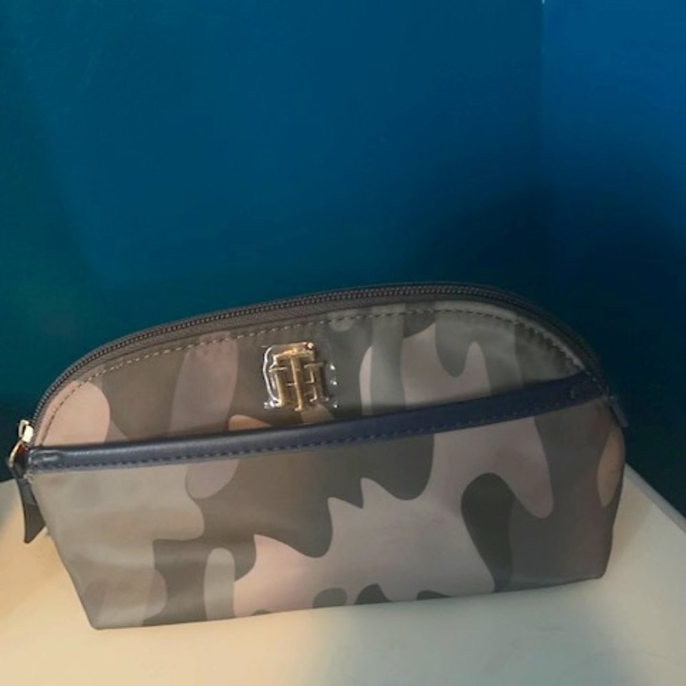 Tommy Hilfiger Camo Pouch